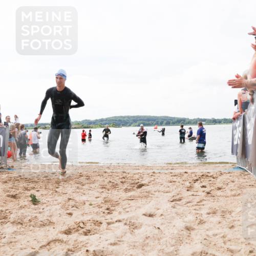 21.06.2026 - Viking Triathlon Michael Strokosch http://msf.ph/oto/9824790 21.06.2026 10:30:16 Schwimmen 31, 38, 104 meine-sportfotos.de