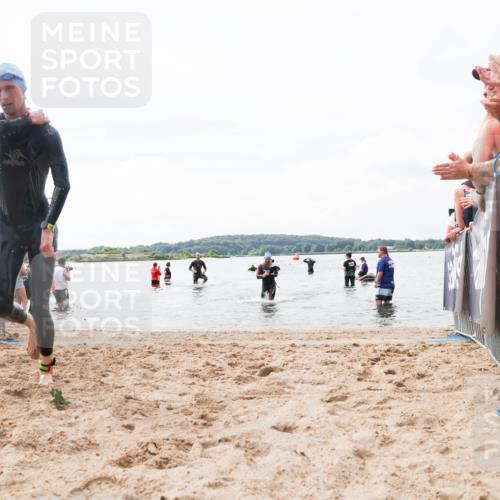 21.06.2026 - Viking Triathlon Michael Strokosch http://msf.ph/oto/9824792 21.06.2026 10:30:16 Schwimmen 31, 38, 104 meine-sportfotos.de