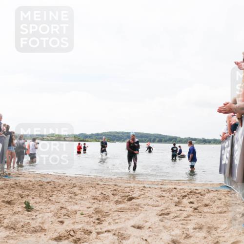 21.06.2026 - Viking Triathlon Michael Strokosch http://msf.ph/oto/9824800 21.06.2026 10:30:19 Schwimmen 27, 38, 104 meine-sportfotos.de
