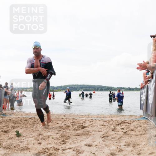 21.06.2026 - Viking Triathlon Michael Strokosch http://msf.ph/oto/9824810 21.06.2026 10:30:22 Schwimmen 27, 104 meine-sportfotos.de