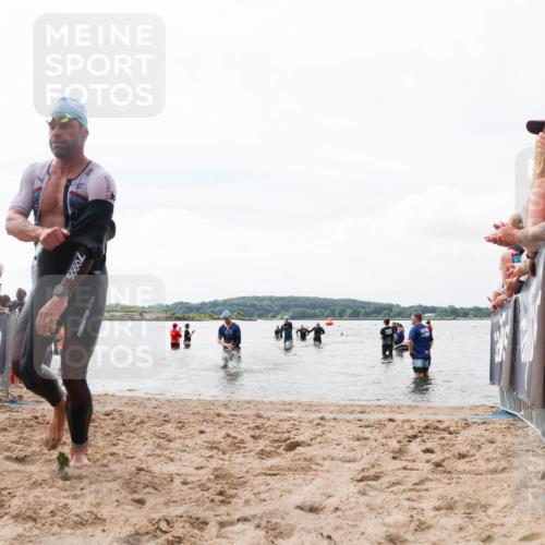 21.06.2026 - Viking Triathlon Michael Strokosch http://msf.ph/oto/9824811 21.06.2026 10:30:23 Schwimmen 27, 104 meine-sportfotos.de