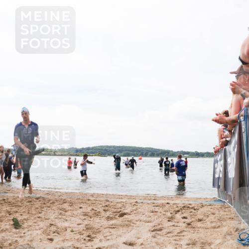 21.06.2026 - Viking Triathlon Michael Strokosch http://msf.ph/oto/9824824 21.06.2026 10:30:27 Schwimmen 27, 104, 218 meine-sportfotos.de