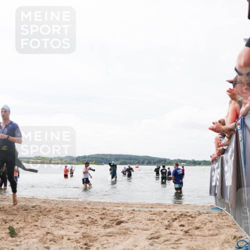 21.06.2026 - Viking Triathlon Michael Strokosch http://msf.ph/oto/9824825 21.06.2026 10:30:27 Schwimmen 27, 104, 218 meine-sportfotos.de