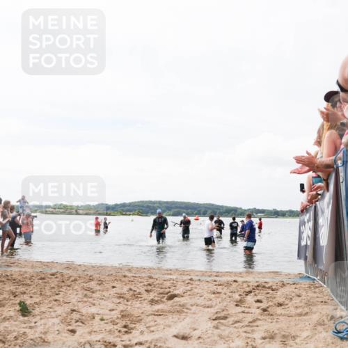 21.06.2026 - Viking Triathlon Michael Strokosch http://msf.ph/oto/9824835 21.06.2026 10:30:31 Schwimmen 27, 42, 218 meine-sportfotos.de