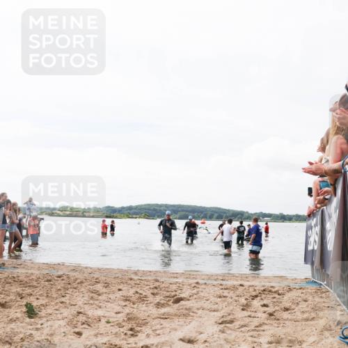 21.06.2026 - Viking Triathlon Michael Strokosch http://msf.ph/oto/9824837 21.06.2026 10:30:31 Schwimmen 27, 42, 218 meine-sportfotos.de