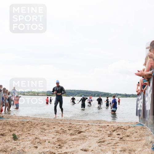 21.06.2026 - Viking Triathlon Michael Strokosch http://msf.ph/oto/9824844 21.06.2026 10:30:34 Schwimmen 5, 42, 103, 218 meine-sportfotos.de