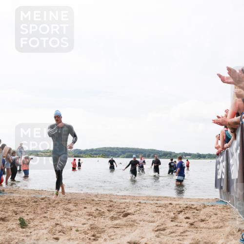 21.06.2026 - Viking Triathlon Michael Strokosch http://msf.ph/oto/9824847 21.06.2026 10:30:35 Schwimmen 5, 42, 103, 218 meine-sportfotos.de