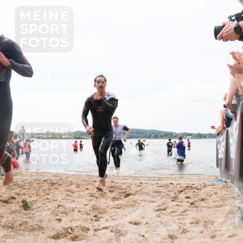 21.06.2026 - Viking Triathlon Michael Strokosch http://msf.ph/oto/9824868 21.06.2026 10:30:42 Schwimmen 5, 42, 103, 337, 394 meine-sportfotos.de