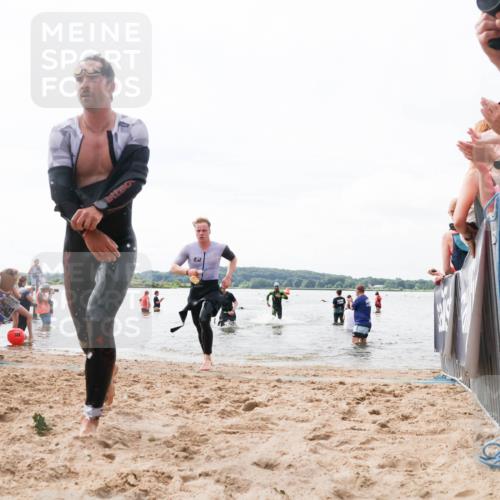 21.06.2026 - Viking Triathlon Michael Strokosch http://msf.ph/oto/9824870 21.06.2026 10:30:42 Schwimmen 5, 42, 103, 337, 394 meine-sportfotos.de