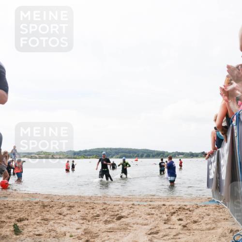 21.06.2026 - Viking Triathlon Michael Strokosch http://msf.ph/oto/9824875 21.06.2026 10:30:44 Schwimmen 5, 42, 103, 337, 394 meine-sportfotos.de