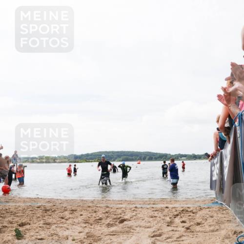 21.06.2026 - Viking Triathlon Michael Strokosch http://msf.ph/oto/9824876 21.06.2026 10:30:44 Schwimmen 5, 42, 103, 337, 394 meine-sportfotos.de