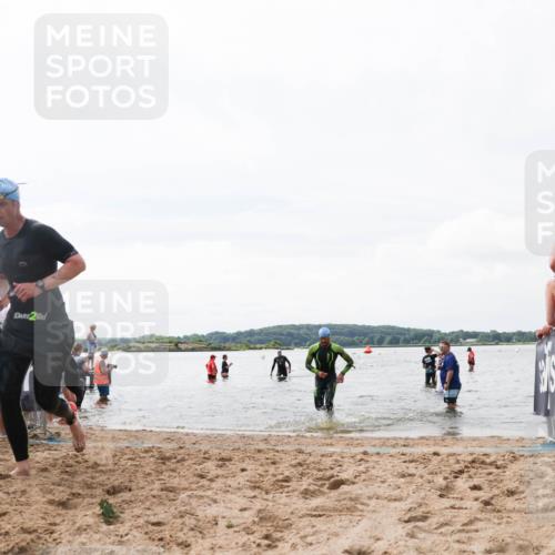 21.06.2026 - Viking Triathlon Michael Strokosch http://msf.ph/oto/9824889 21.06.2026 10:30:49 Schwimmen 337, 394 meine-sportfotos.de