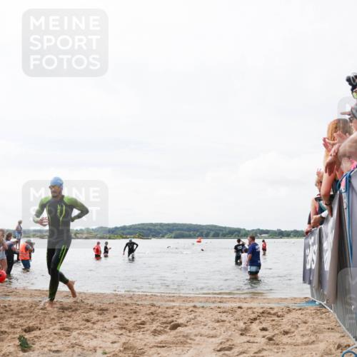 21.06.2026 - Viking Triathlon Michael Strokosch http://msf.ph/oto/9824895 21.06.2026 10:30:51 Schwimmen 337, 394 meine-sportfotos.de