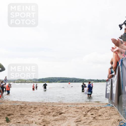 21.06.2026 - Viking Triathlon Michael Strokosch http://msf.ph/oto/9824897 21.06.2026 10:30:51 Schwimmen 337, 394 meine-sportfotos.de