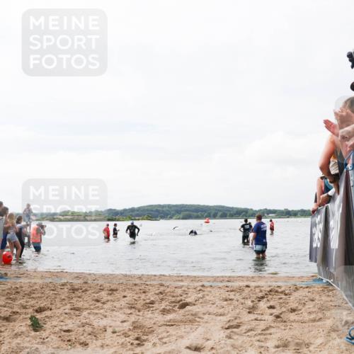 21.06.2026 - Viking Triathlon Michael Strokosch http://msf.ph/oto/9824900 21.06.2026 10:30:52 Schwimmen 337, 394 meine-sportfotos.de