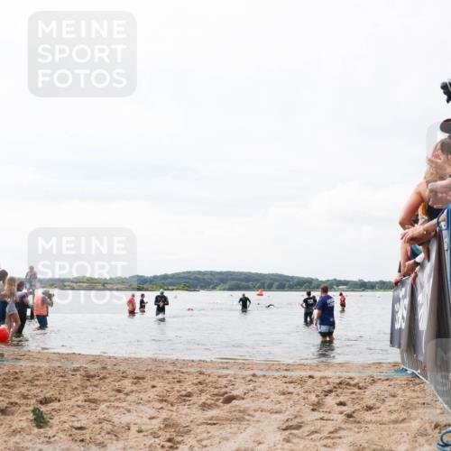 21.06.2026 - Viking Triathlon Michael Strokosch http://msf.ph/oto/9824902 21.06.2026 10:30:53 Schwimmen 337, 394 meine-sportfotos.de