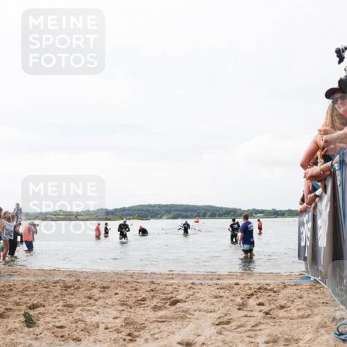 21.06.2026 - Viking Triathlon Michael Strokosch http://msf.ph/oto/9824904 21.06.2026 10:30:54 Schwimmen 337, 394 meine-sportfotos.de