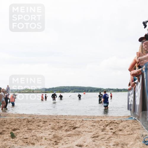 21.06.2026 - Viking Triathlon Michael Strokosch http://msf.ph/oto/9824905 21.06.2026 10:30:54 Schwimmen 337, 394 meine-sportfotos.de