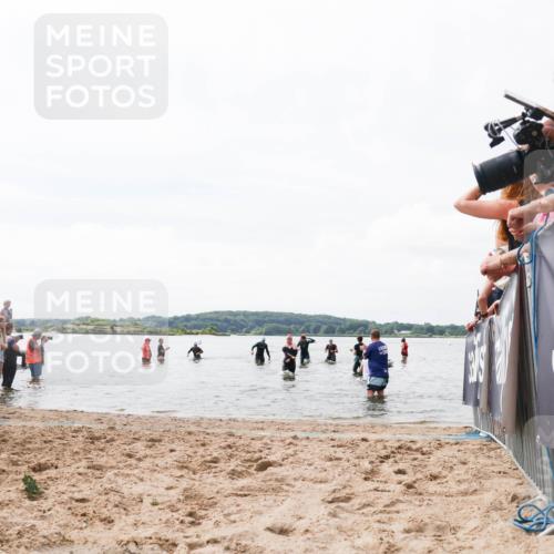 21.06.2026 - Viking Triathlon Michael Strokosch http://msf.ph/oto/9824955 21.06.2026 10:31:11 Schwimmen 454, 637, 665 meine-sportfotos.de
