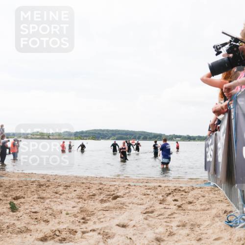 21.06.2026 - Viking Triathlon Michael Strokosch http://msf.ph/oto/9824961 21.06.2026 10:31:13 Schwimmen 454, 637, 665 meine-sportfotos.de