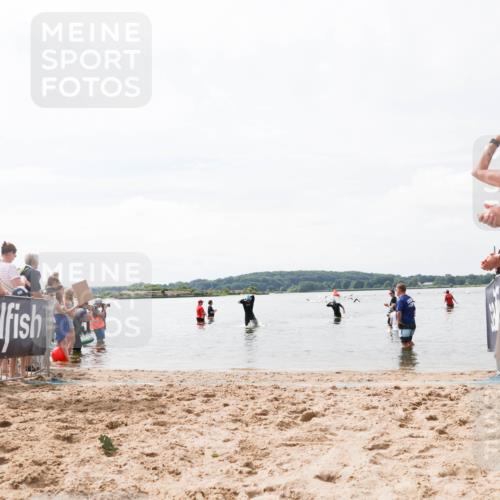 21.06.2026 - Viking Triathlon Michael Strokosch http://msf.ph/oto/9825124 21.06.2026 10:32:13 Schwimmen 145 meine-sportfotos.de
