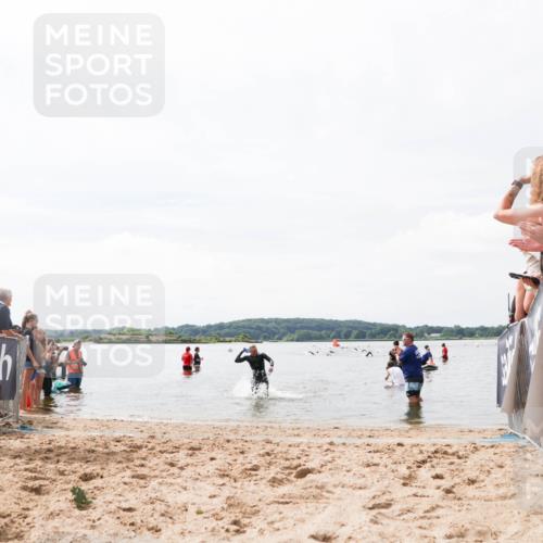 21.06.2026 - Viking Triathlon Michael Strokosch http://msf.ph/oto/9825155 21.06.2026 10:32:23 Schwimmen 13, 145 meine-sportfotos.de