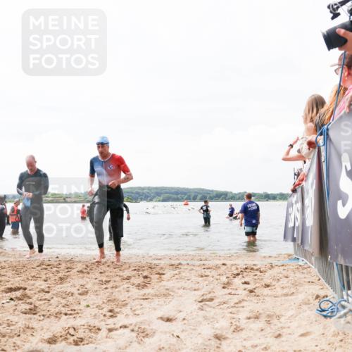 21.06.2026 - Viking Triathlon Michael Strokosch http://msf.ph/oto/9825714 21.06.2026 10:35:39 Schwimmen 49, 226, 242, 311, 332, 430, 501, 551 meine-sportfotos.de