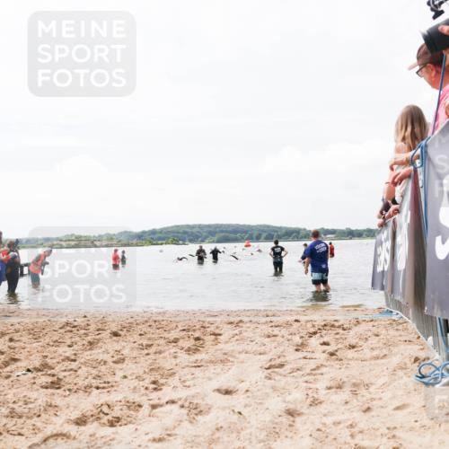 21.06.2026 - Viking Triathlon Michael Strokosch http://msf.ph/oto/9825733 21.06.2026 10:35:45 Schwimmen 226, 332 meine-sportfotos.de