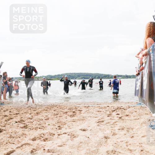 21.06.2026 - Viking Triathlon Michael Strokosch http://msf.ph/oto/9825794 21.06.2026 10:36:08 Schwimmen 20, 137, 200, 202, 360, 472, 530, 560, 651 meine-sportfotos.de