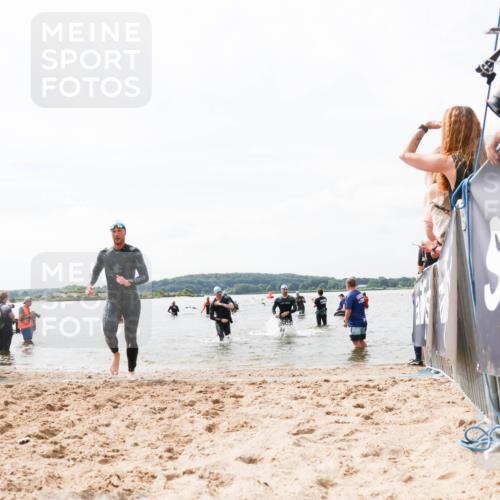 21.06.2026 - Viking Triathlon Michael Strokosch http://msf.ph/oto/9825981 21.06.2026 10:37:11 Schwimmen 84, 142, 186, 395, 407, 553 meine-sportfotos.de