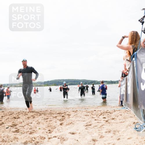 21.06.2026 - Viking Triathlon Michael Strokosch http://msf.ph/oto/9825982 21.06.2026 10:37:11 Schwimmen 84, 142, 186, 395, 407, 553 meine-sportfotos.de