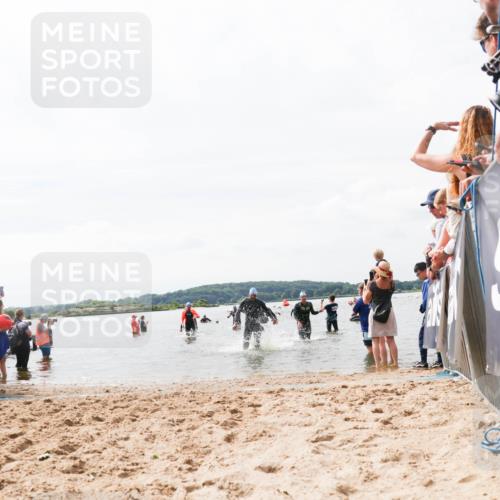 21.06.2026 - Viking Triathlon Michael Strokosch http://msf.ph/oto/9826009 21.06.2026 10:37:20 Schwimmen 64, 89, 142, 455, 553 meine-sportfotos.de