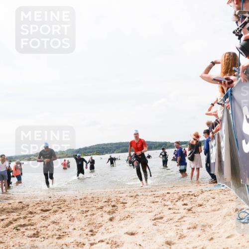 21.06.2026 - Viking Triathlon Michael Strokosch http://msf.ph/oto/9826071 21.06.2026 10:37:41 Schwimmen 111, 239, 243, 513, 545 meine-sportfotos.de