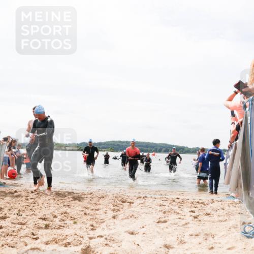21.06.2026 - Viking Triathlon Michael Strokosch http://msf.ph/oto/9826933 21.06.2026 10:42:31 Schwimmen 45, 72, 296, 348, 393 meine-sportfotos.de
