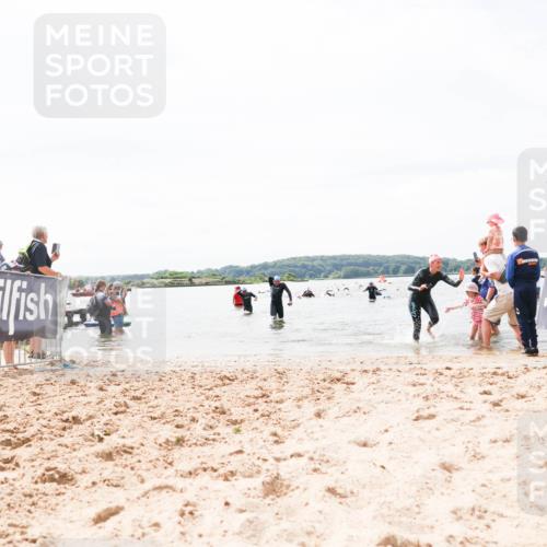 21.06.2026 - Viking Triathlon Michael Strokosch http://msf.ph/oto/9827293 21.06.2026 10:44:36 Schwimmen 590, 601 meine-sportfotos.de