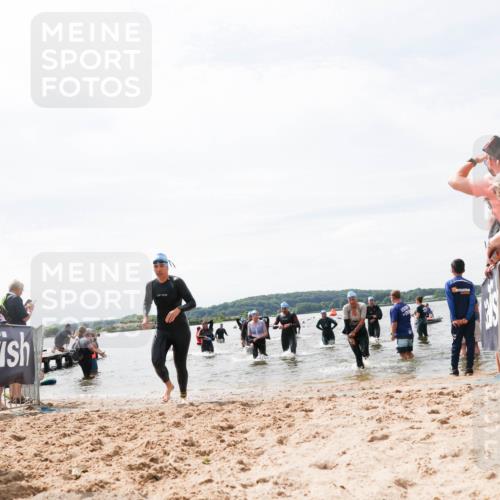 21.06.2026 - Viking Triathlon Michael Strokosch http://msf.ph/oto/9827426 21.06.2026 10:45:20 Schwimmen 48, 147, 151, 258, 273, 274, 302, 310, 326, 345, 354, 366, 445 meine-sportfotos.de