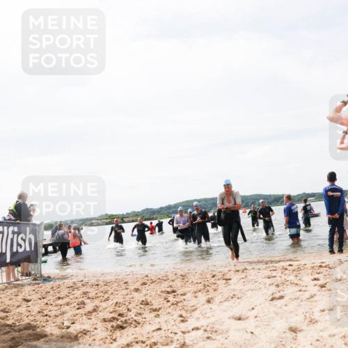 21.06.2026 - Viking Triathlon Michael Strokosch http://msf.ph/oto/9827432 21.06.2026 10:45:22 Schwimmen 48, 105, 147, 151, 258, 273, 274, 302, 326, 354, 366, 635 meine-sportfotos.de
