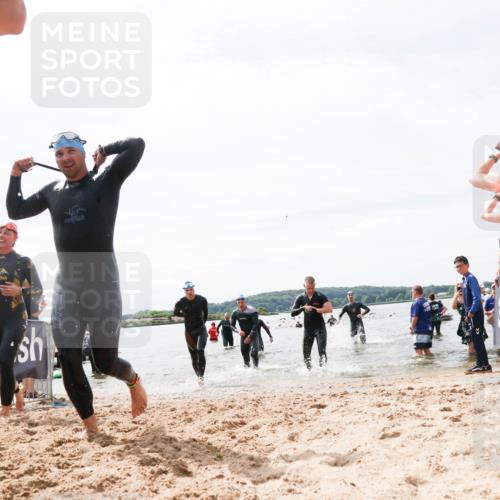 21.06.2026 - Viking Triathlon Michael Strokosch http://msf.ph/oto/9827461 21.06.2026 10:45:32 Schwimmen 37, 48, 85, 105, 147, 158, 273, 274, 302, 354, 376, 540, 562, 635 meine-sportfotos.de