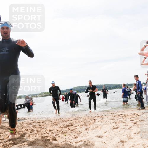 21.06.2026 - Viking Triathlon Michael Strokosch http://msf.ph/oto/9827462 21.06.2026 10:45:32 Schwimmen 37, 48, 85, 105, 147, 158, 273, 274, 302, 354, 376, 540, 562, 635 meine-sportfotos.de