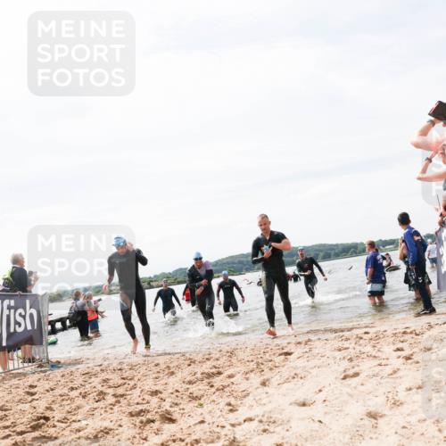 21.06.2026 - Viking Triathlon Michael Strokosch http://msf.ph/oto/9827465 21.06.2026 10:45:33 Schwimmen 37, 85, 105, 147, 158, 273, 274, 302, 376, 540, 562, 635 meine-sportfotos.de