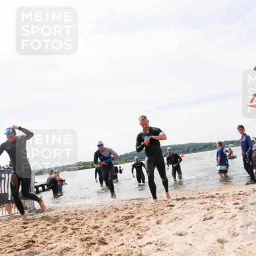 21.06.2026 - Viking Triathlon Michael Strokosch http://msf.ph/oto/9827468 21.06.2026 10:45:34 Schwimmen 37, 54, 85, 105, 147, 158, 273, 274, 302, 376, 540, 562, 635 meine-sportfotos.de