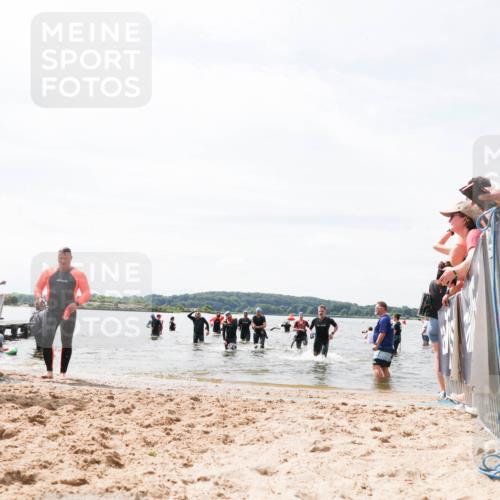 21.06.2026 - Viking Triathlon Michael Strokosch http://msf.ph/oto/9827646 21.06.2026 10:46:34 Schwimmen 156, 363, 388, 497, 654 meine-sportfotos.de