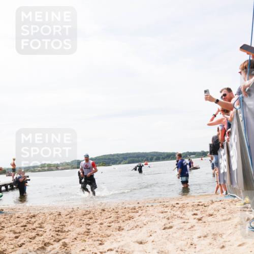 21.06.2026 - Viking Triathlon Michael Strokosch http://msf.ph/oto/9827873 21.06.2026 10:47:51 Schwimmen 56, 60, 574 meine-sportfotos.de