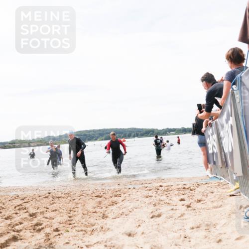 21.06.2026 - Viking Triathlon Michael Strokosch http://msf.ph/oto/9828432 21.06.2026 10:51:01 Schwimmen 66, 76, 184 meine-sportfotos.de