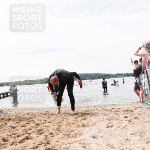 21.06.2026 - Viking Triathlon Michael Strokosch http://msf.ph/oto/9828532 21.06.2026 10:51:34 Schwimmen 335, 609, 628 meine-sportfotos.de