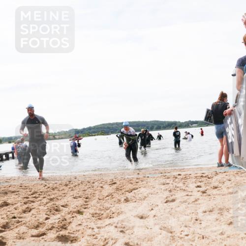 21.06.2026 - Viking Triathlon Michael Strokosch http://msf.ph/oto/9829060 21.06.2026 10:54:31 Schwimmen 427, 557 meine-sportfotos.de