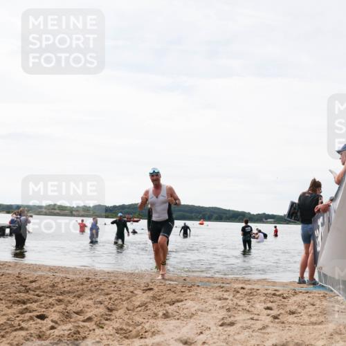 21.06.2026 - Viking Triathlon Michael Strokosch http://msf.ph/oto/9829211 21.06.2026 10:55:22 Schwimmen 305, 344, 566 meine-sportfotos.de