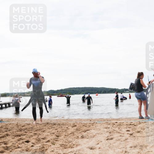 21.06.2026 - Viking Triathlon Michael Strokosch http://msf.ph/oto/9829242 21.06.2026 10:55:32 Schwimmen 305, 561 meine-sportfotos.de