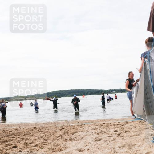 21.06.2026 - Viking Triathlon Michael Strokosch http://msf.ph/oto/9829253 21.06.2026 10:55:36 Schwimmen 81, 417, 561 meine-sportfotos.de