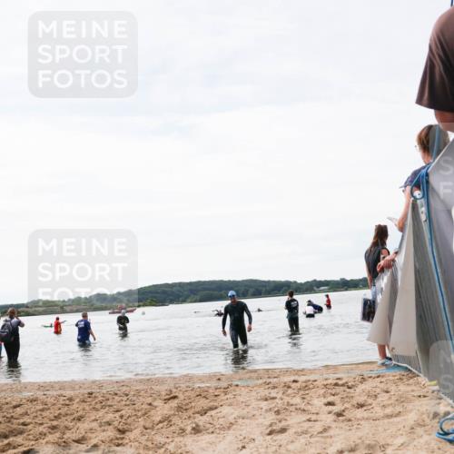 21.06.2026 - Viking Triathlon Michael Strokosch http://msf.ph/oto/9829286 21.06.2026 10:55:47 Schwimmen 77, 81, 417 meine-sportfotos.de